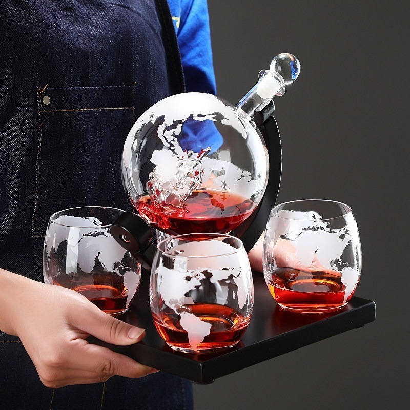 Decorative Globe Wine Decanter - Home Bar Set recension och pris